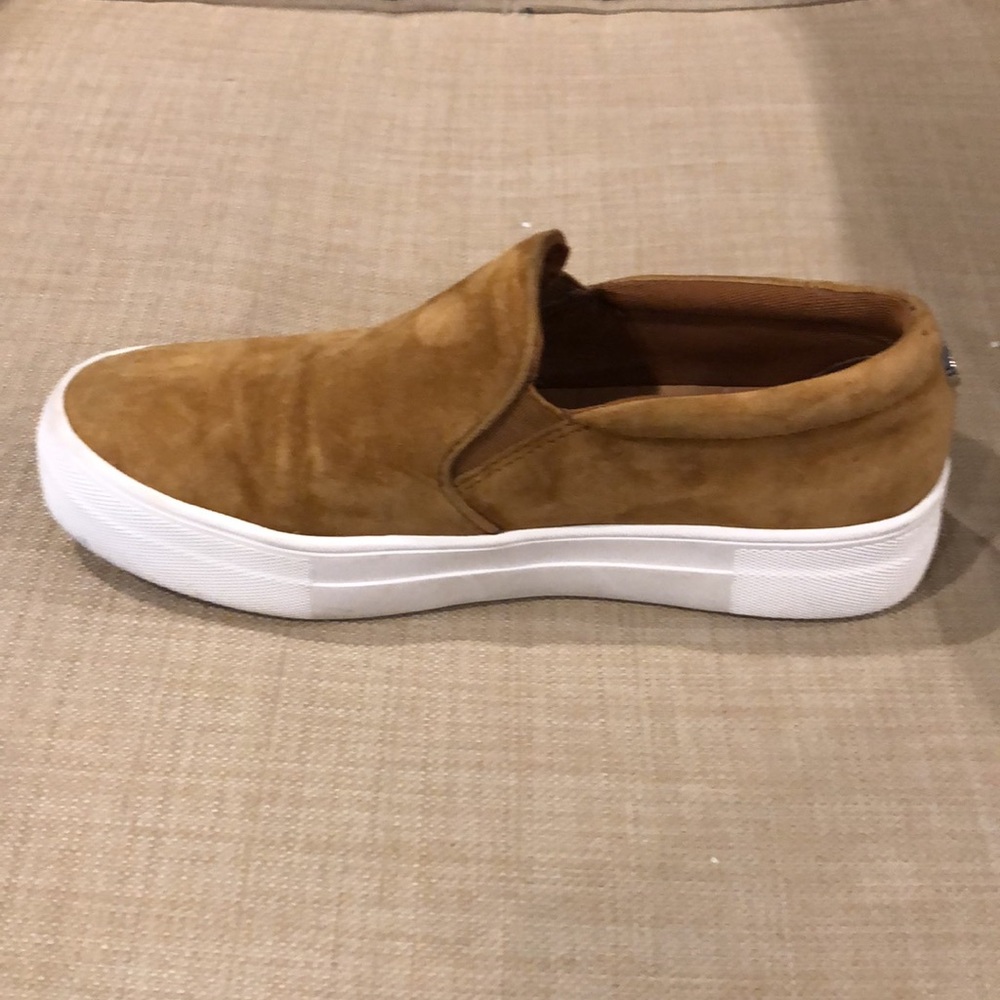 Steve Madden faux suede slip on sneakers - Picture 7 of 7